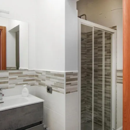 Apartment 3 Bedroom In